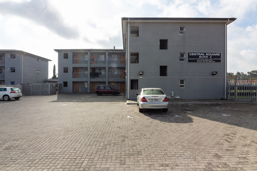 To Let 2 Bedroom Property for Rent in Peerless Park East Western Cape